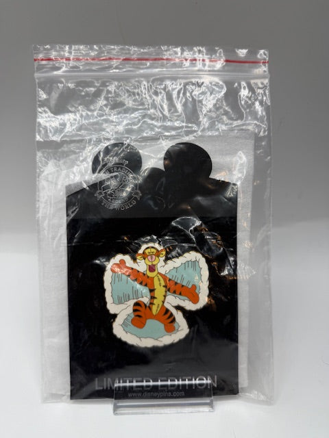 Tigger Shopping Snow Angel LE 100 Disney Pin