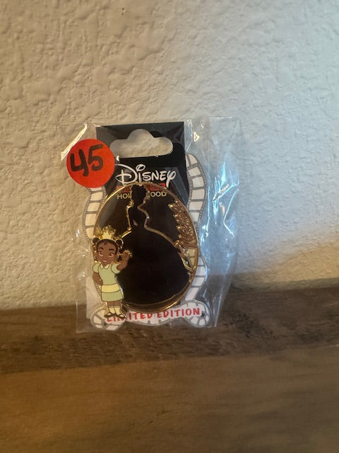 Tiana Growing Up DSSH LE 400 Disney Pin