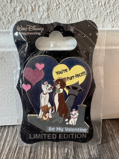 Aristocats Duchess O'Malley WDI LE 250 Valentines Day Pin 3 Kittys