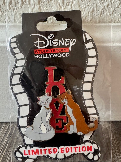 Duchess Thomas Love Duo DSSH LE 400 Disney Pin