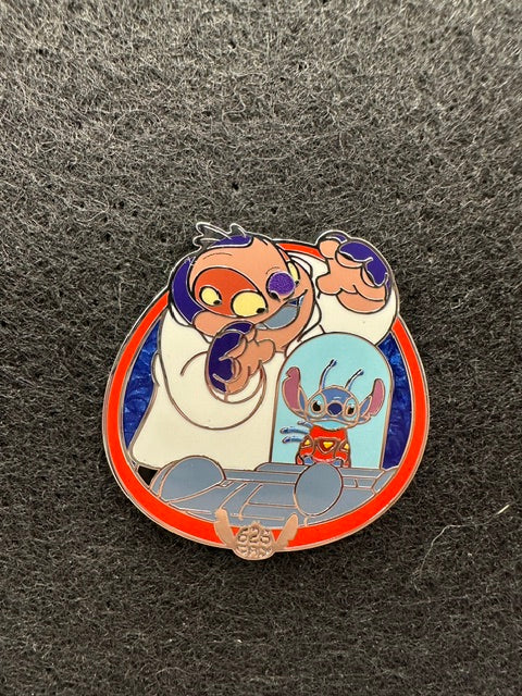 2026 Disney 626 Day Stitch and Jumba mystery pin LR J