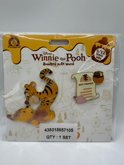 Winnie The Pooh Hundred Acre Wood Pooh and Tigger 9/12 Pin LR J