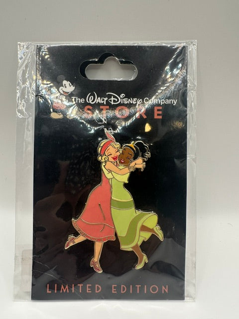 DEC Hugs are the Best Tiana LE 300 Pin J