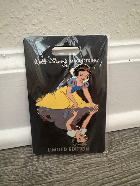 Snow White Reflection WDI LE 300 Disney Pin