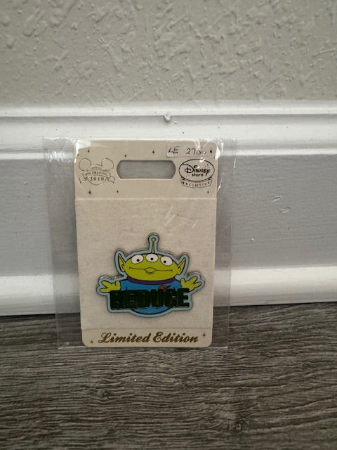 Little Green Aliens Disney Store UK Reduce LE 2750