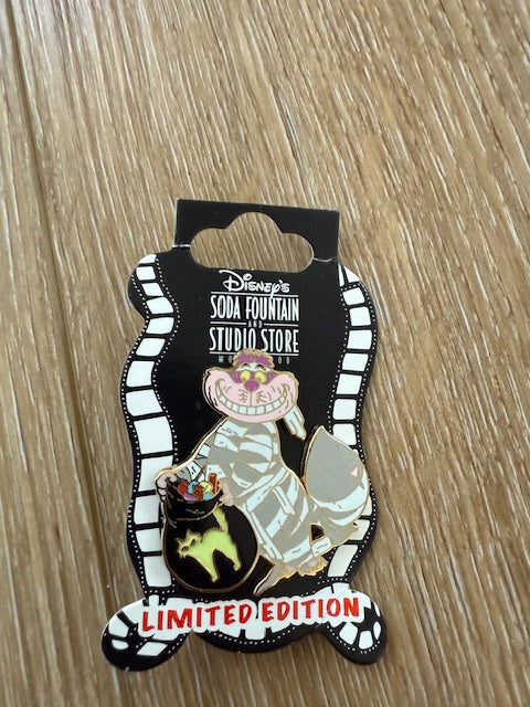 Cheshire Halloween LE 300 Disney Pin DSF