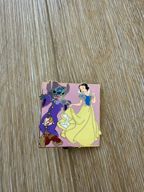 Stitch Snow Auctions LE Disney Pin