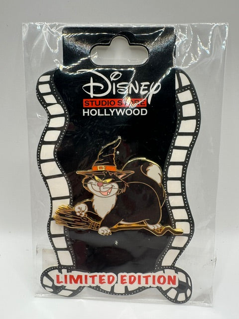 DSSH Halloween Cat Broom Lucifer LE 300 Pin J