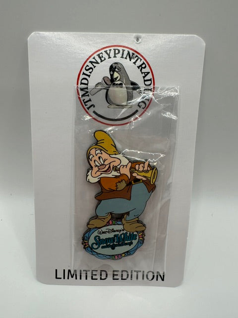 Auctions Snow white and the seven dwarfs Happy LE 100 Pin J