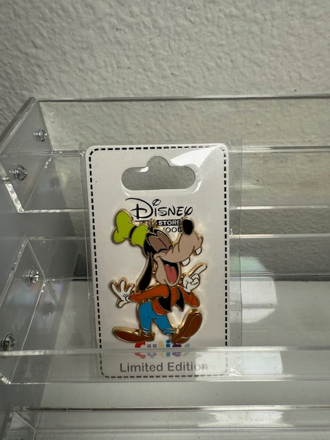 Goofy Cutie DSSH LE 300 Disney Pin