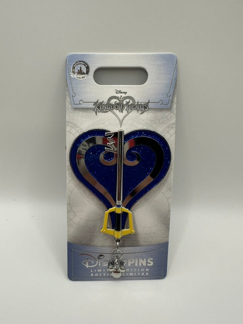 Kingdom Hearts Keyblade Sora LE 4000 Pin J