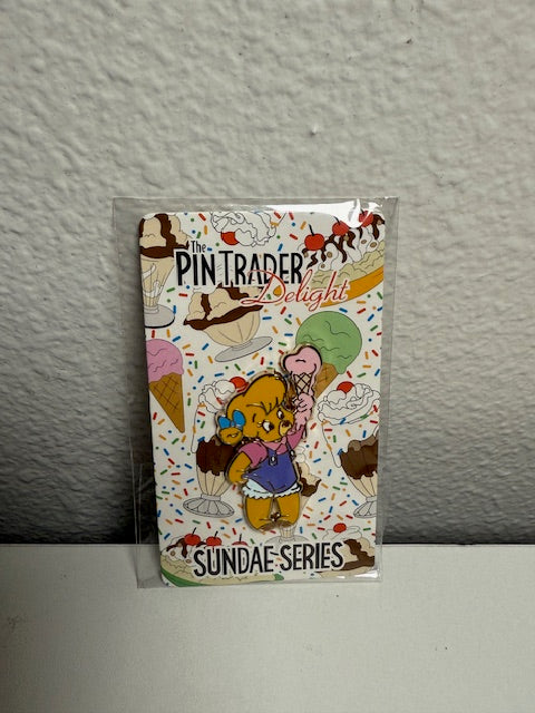 Molly Cummingham DSSH LE 300 Disney Pins