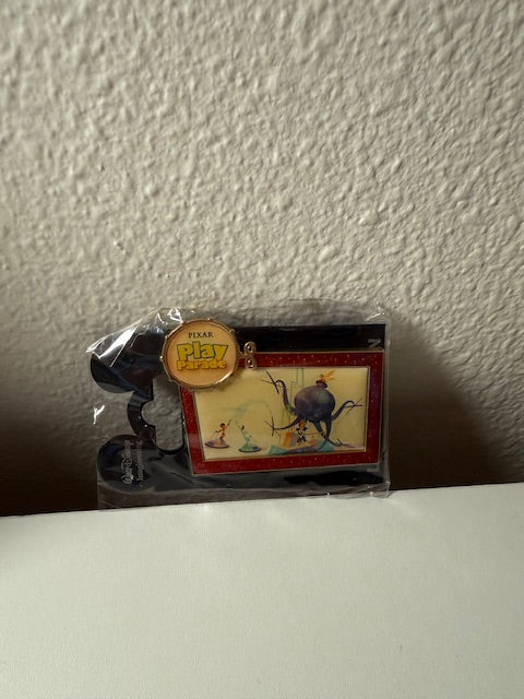 Pixar Parade WDI LE 300 Incredibles Pin