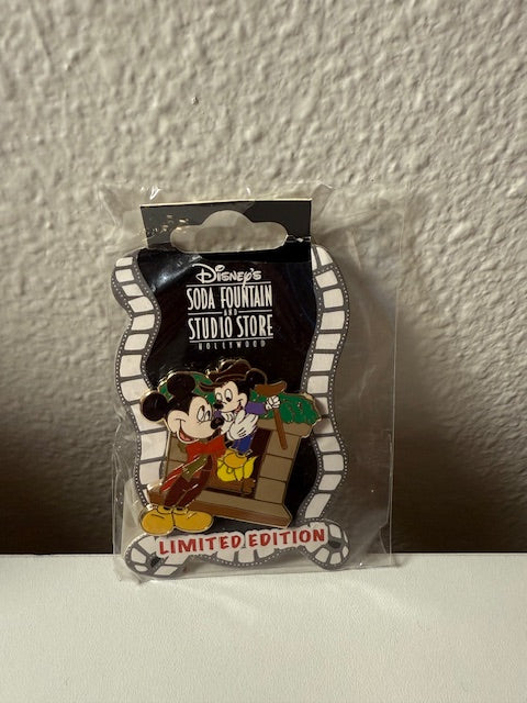 Mickey Carol DSF LE 300 Disney Pin