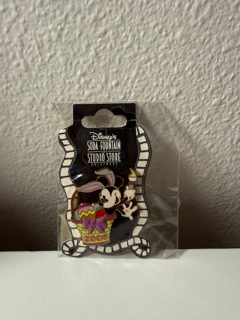 Mickey Easter Bunny DSSH LE 300 Disney Pin