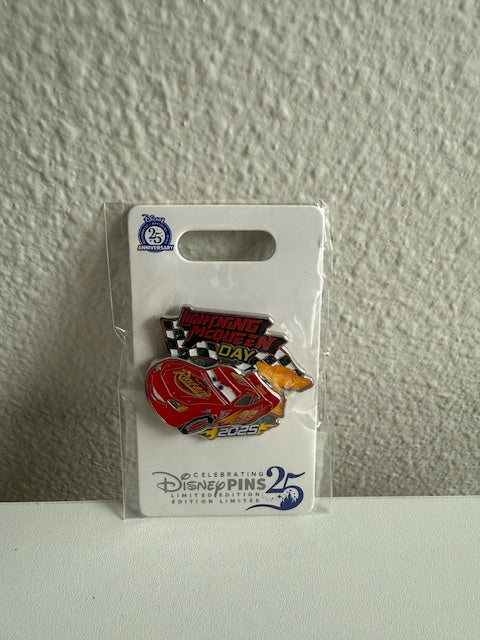 Lighting Mcqueen Day LE 500 Shop Disney Pin