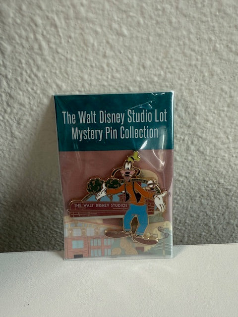 Goofy DEC LE Mystery Pin
