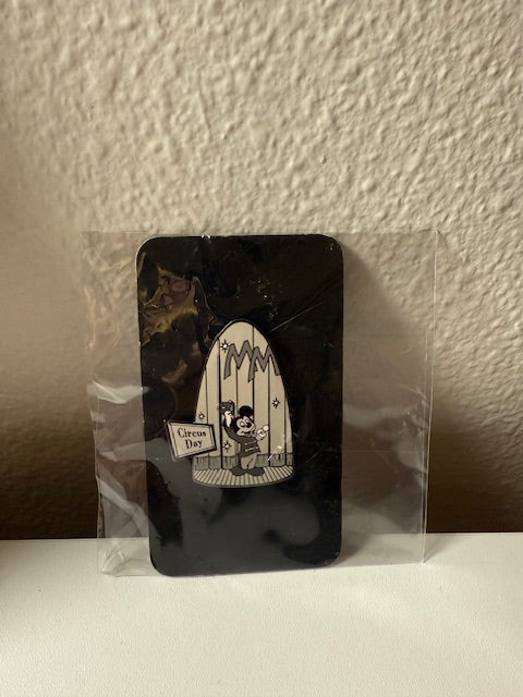 Mickey Mouse Auction "Circus Day" LE 100 Auctions Disney Pin