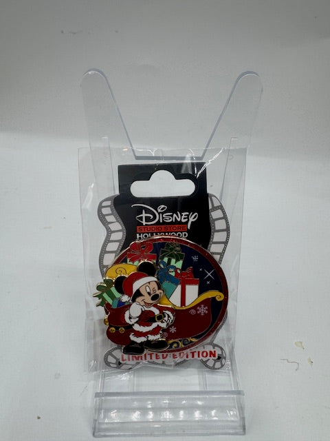 Mickey Christmas Santa DSSH LE 400 Disney Pin