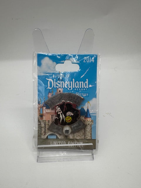 Old Hag Piece of Disney History DLR LE 1500 Disney pin