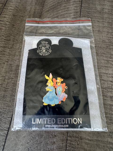 Winnie the Pooh Southern Belle Shopping LE 250 Disney Pin