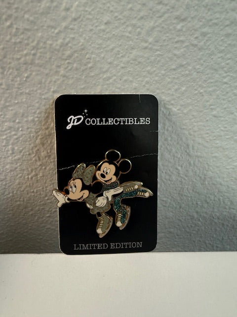 Mickey Minnie Ice Skaing LE 100 Disney Pin