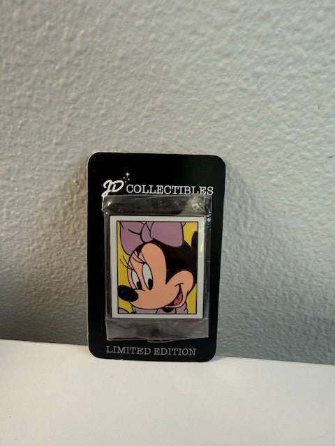 Minnie Mouse Auctions Selfie LE 100 Disney Pin