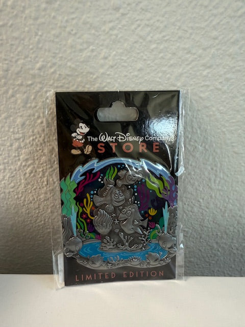 Nemo Fountain DEC LE 300 Disney Pin