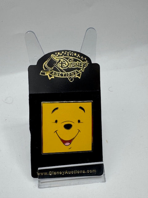 Winnie the pooh Smile Auctions LE 500 Disney Pin