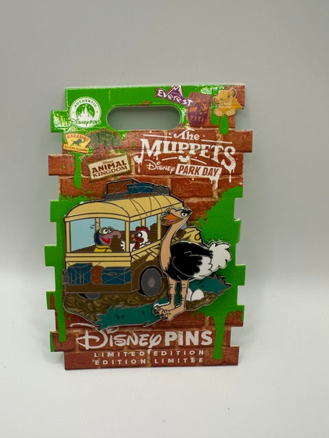 Muppets Park Day Safari LE 3000 Pin J