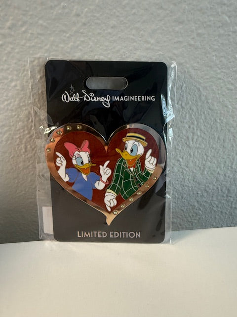 Donald Daisy Couple Heart Valentine WDI LE 300 Disney Pin