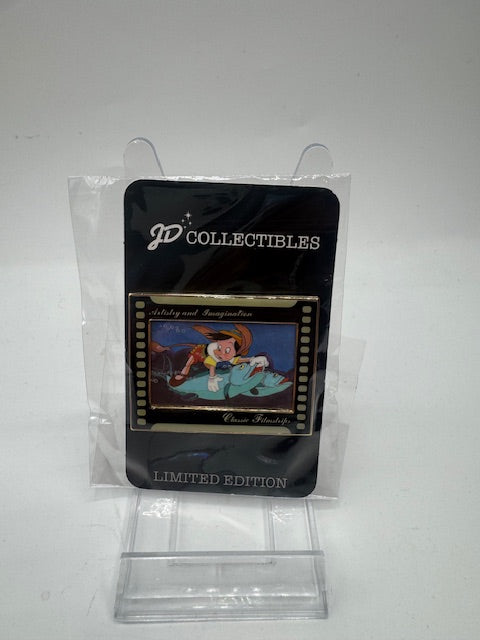 Pinocchio Blue Fish Store LE 50 Disney Pin