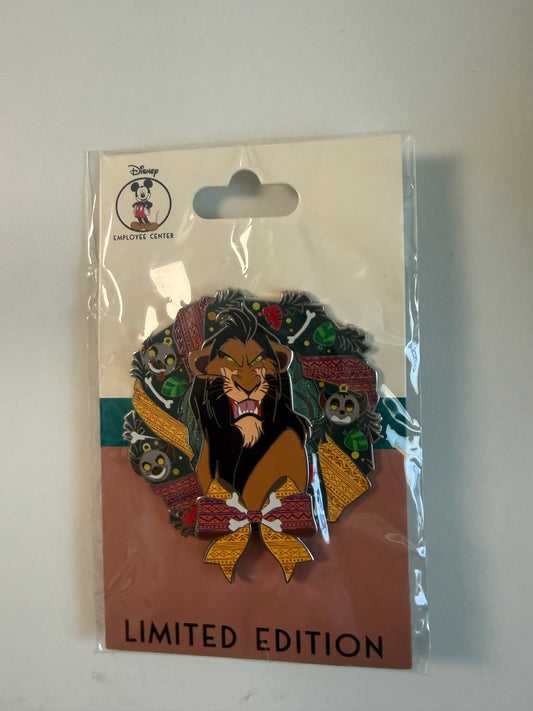 Scar Wreath Pin