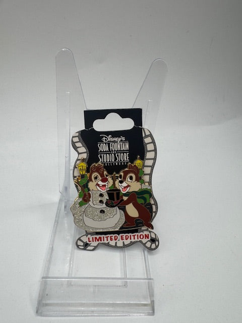 Chip Dale Christmas DSSH LE 300 Disney Pin