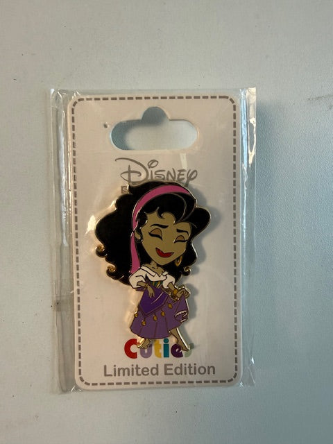 Esmmeralda Cutie DSSH LE 300 Disney Pin