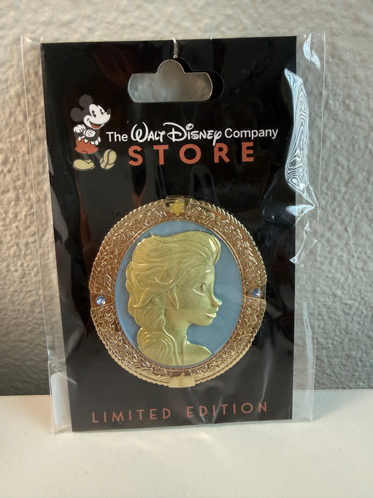 Elsa DEC Cameo LE 300 Disney Pin