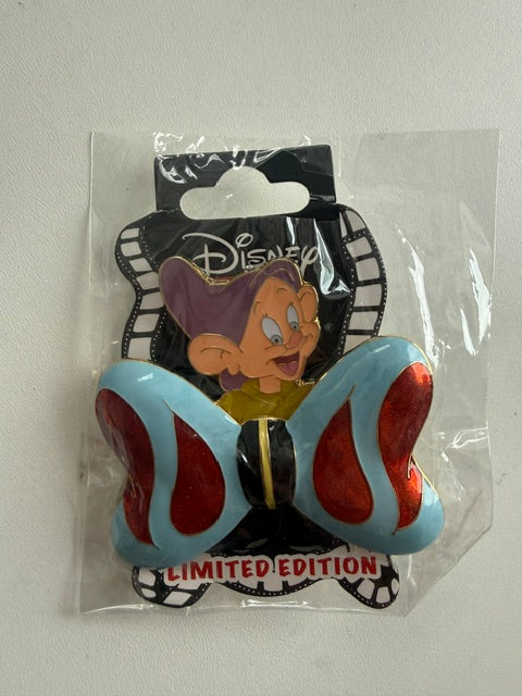 Dopey Bow Pin