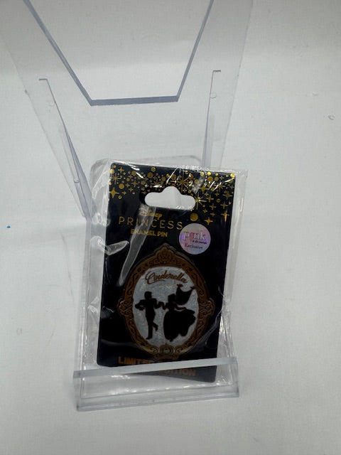 Cinderella Couple Pink a la mode le 300 Disney Pin