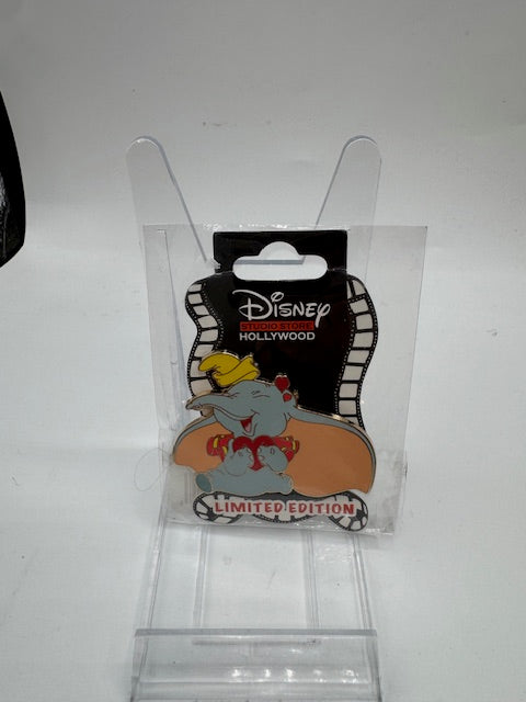 Dumbo Valentines Day DSSH LE 400 Disney Pin
