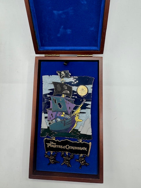 Pirates The Black Pearl Jumbo LE 500 Disney Box Set Pin