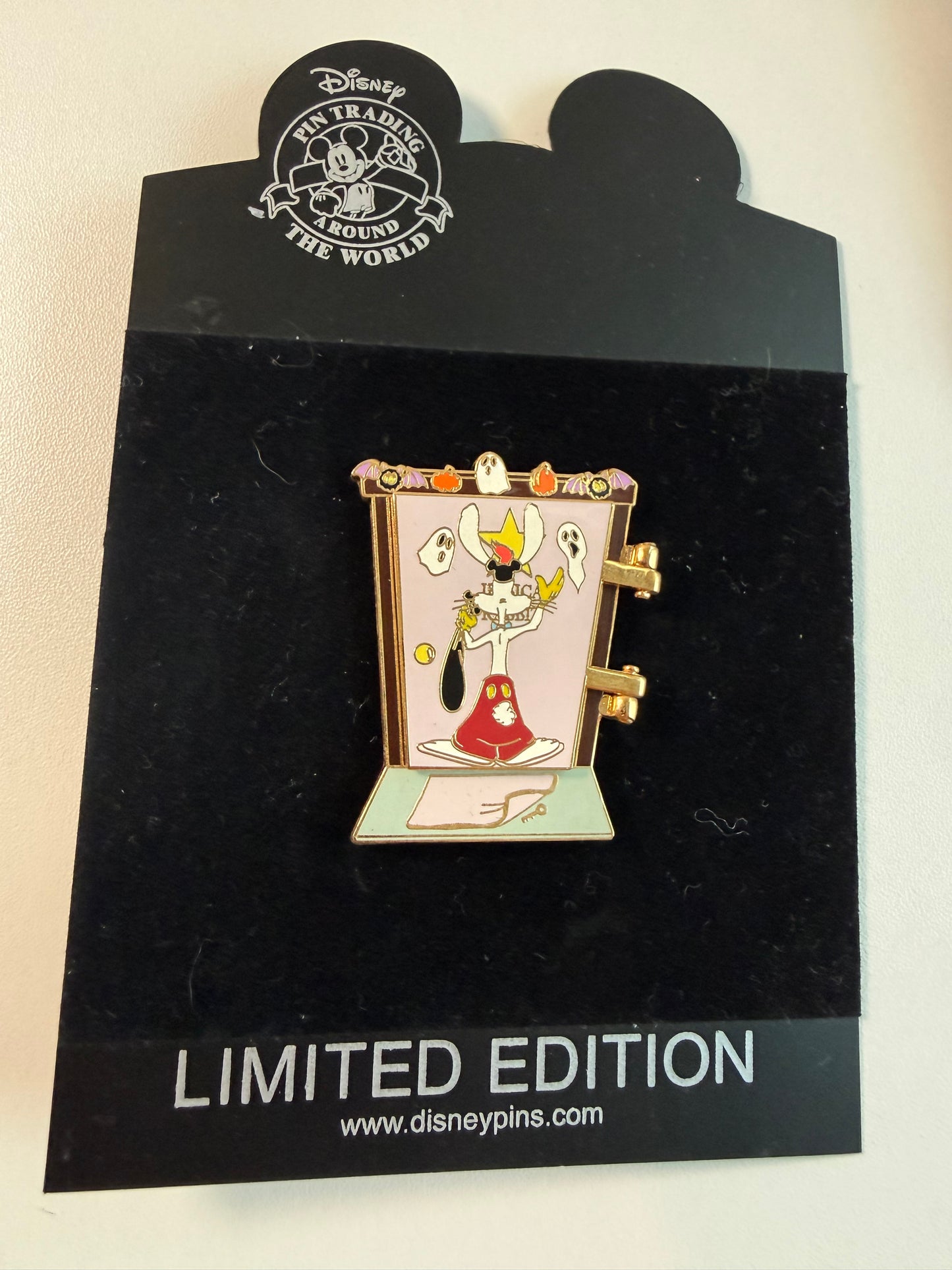 Roger Rabbit Jessica Shopping Door LE 100 Disney Pin