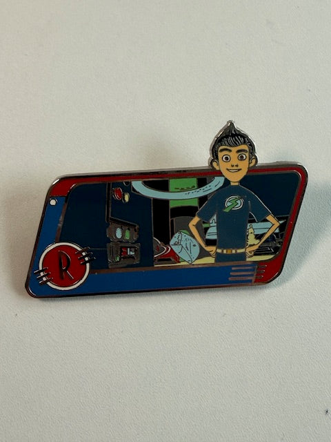 Wilbur Shopping MTR LE 500 Disney Pin