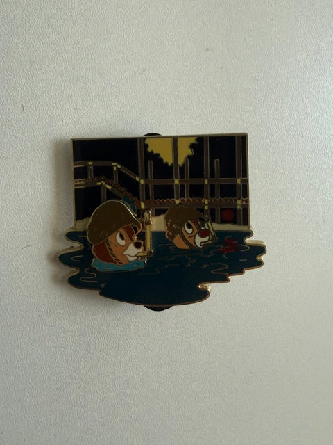 Chip Dale Pirates DSSH LE 300 Disney Pin