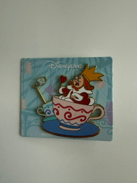 King Hearts Paris LE 700 Disney Pin
